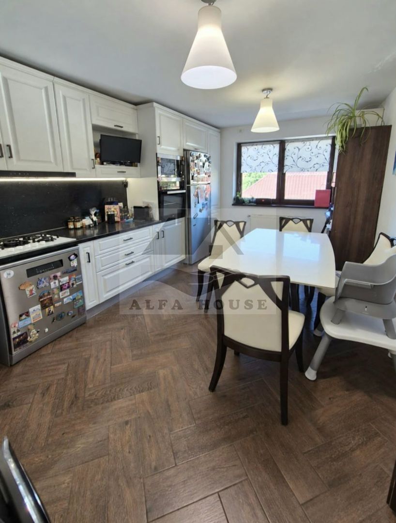 Apartament cu 4 camere in casa - zona Centrul Civic - Poză 1