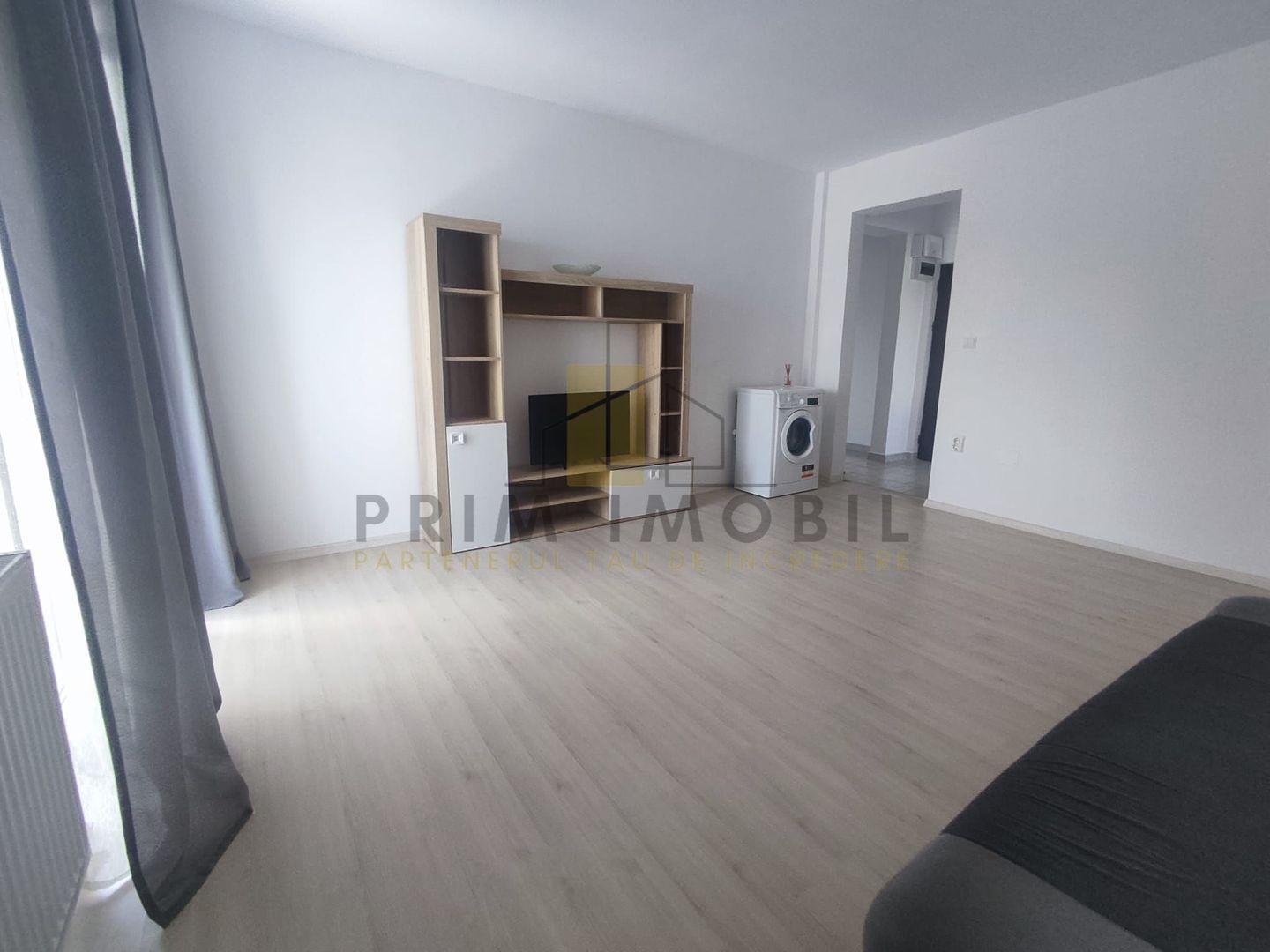 2 Camere Decomandat / Rond Pacurari/ Parcare inclusa - Poză 2