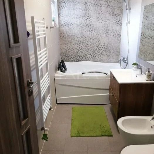 Apartament cu 3 camere de vânzare,  Central Apahida. - Poză 7