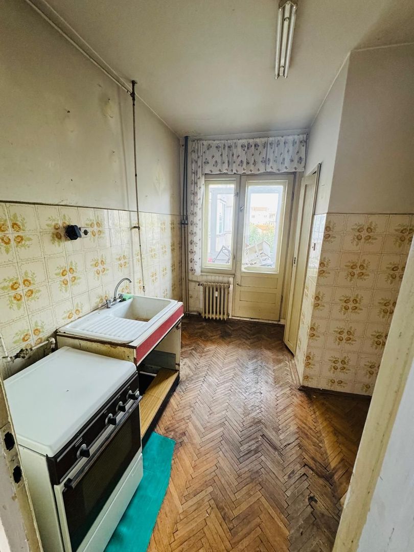 De vanzare Apartament 3 camere, Central, Piata Mica, et 3/4, Arad - Poză 10