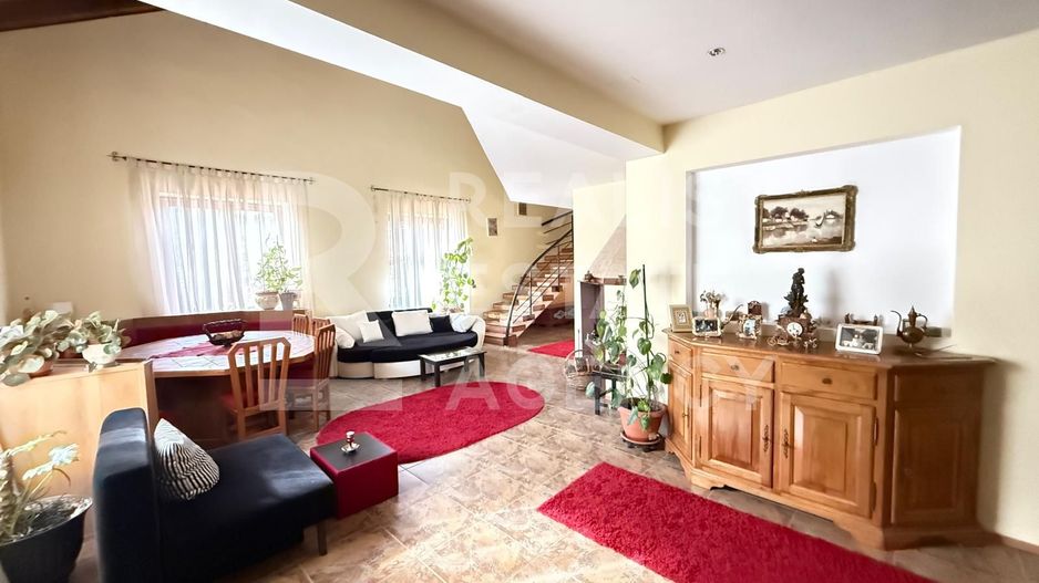 Vânzare, casă individuală, 7 camere, Ghiroda - Poză 2