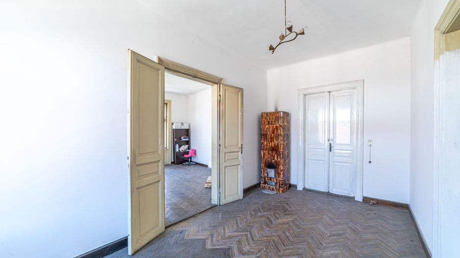 Apartament ultracentral cu potențial extraordinar - Poză 6