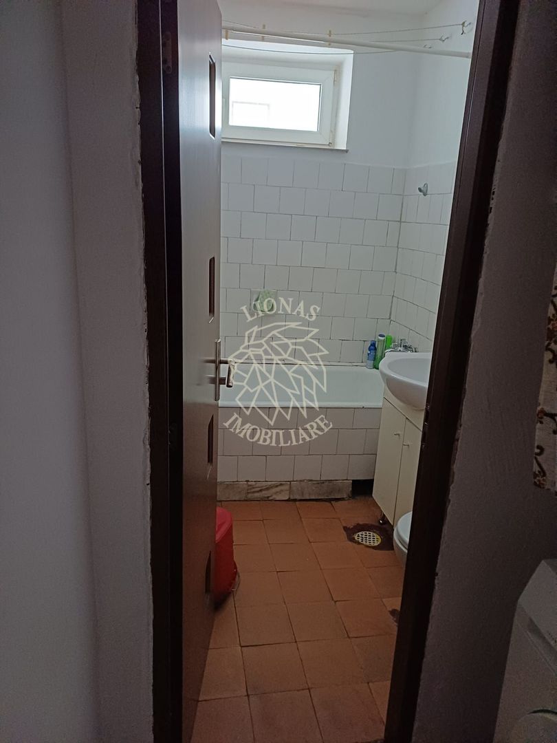 Apartament compartimentat cu 2 garsoniere-parter-Zona Policlinica - Poză 6
