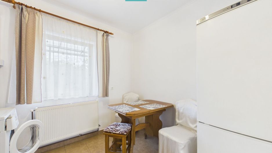 Casă cu 2 apartamente în Grădiște - Poză 18
