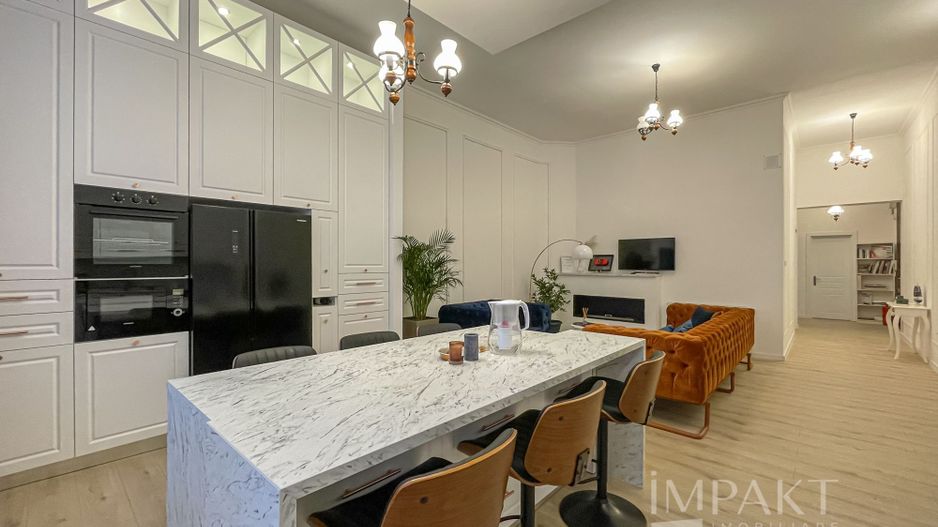 Apartament spectaculos cu 3 camere ultracentral - Poză 3