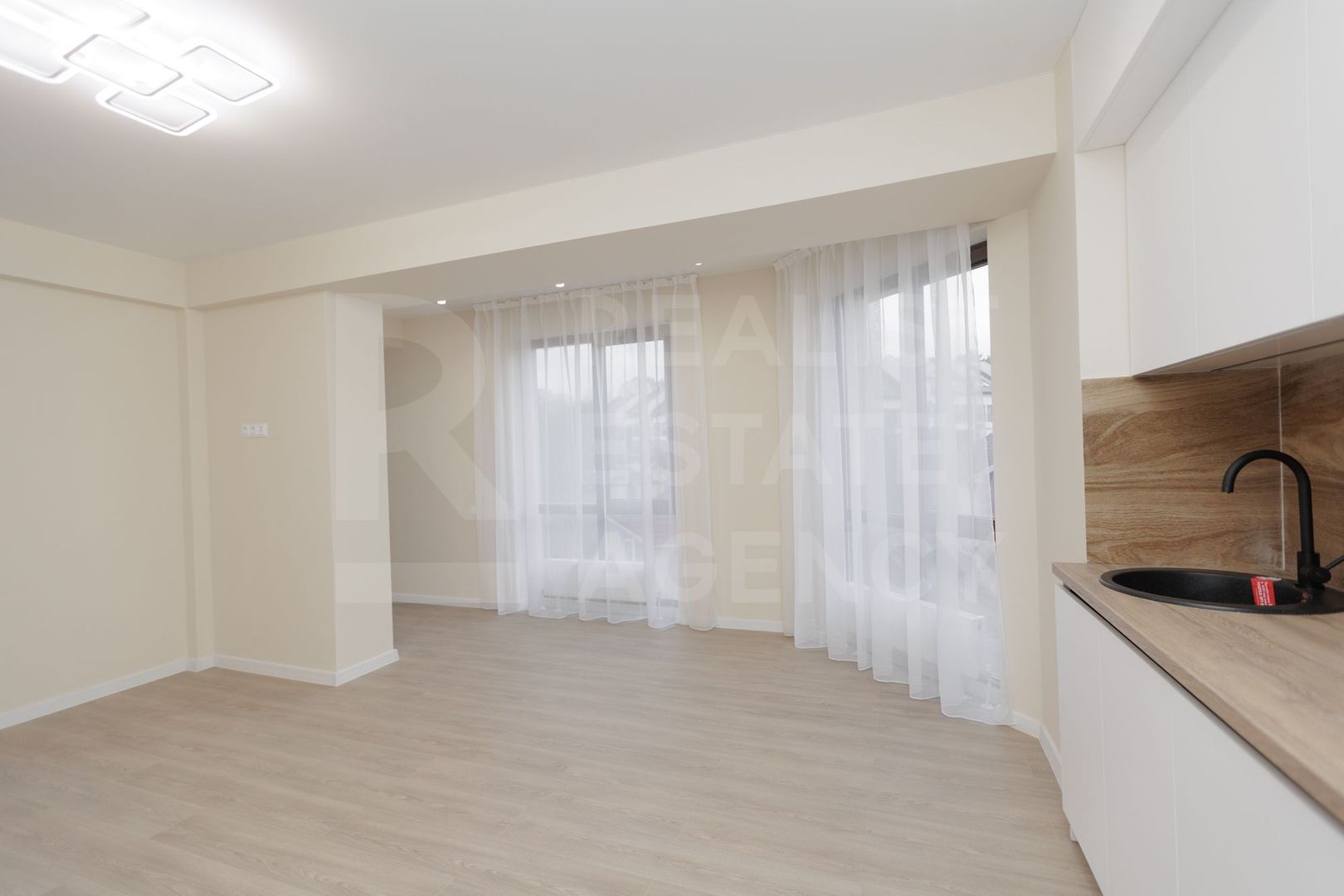 Vânzare, apartament, 2 camere, str. Ivan Zaikin, sectorul Centru - Poză 2