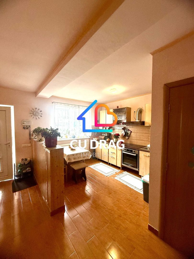 Casa tip duplex cu teren de 1500mp - Poză 3