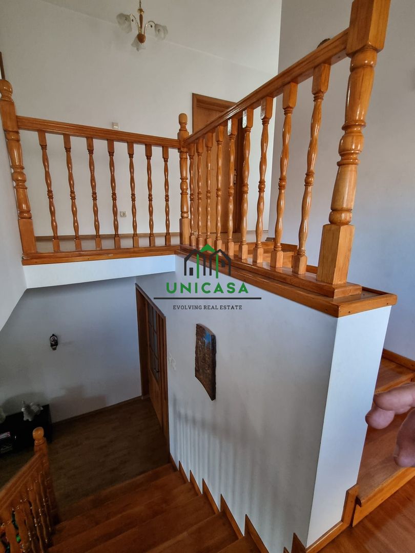 Casa - Vila - Ocnele Mari - Poză 18