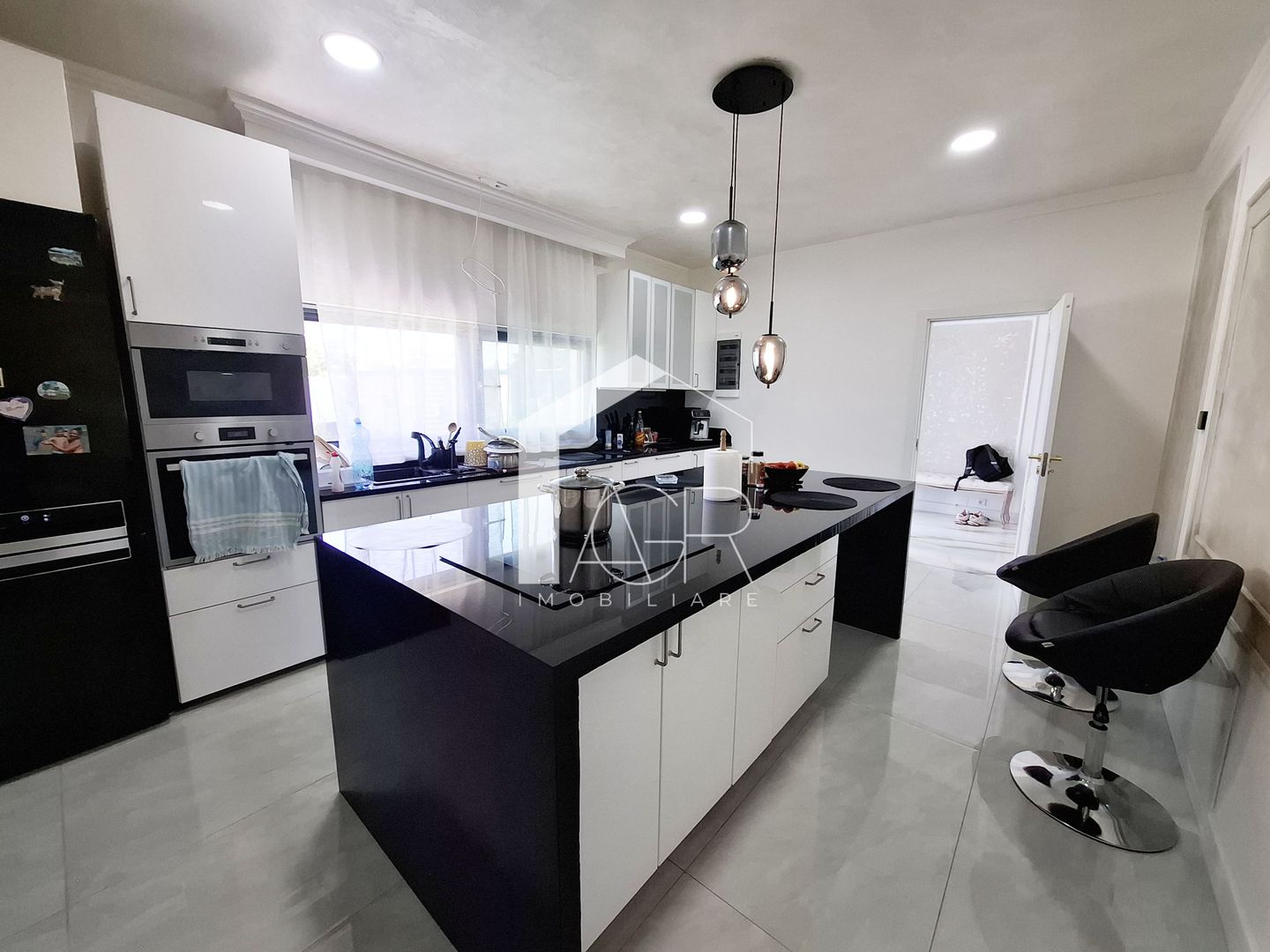Casa cu 4 camere, parter, Targsoru Nou - Poză 6