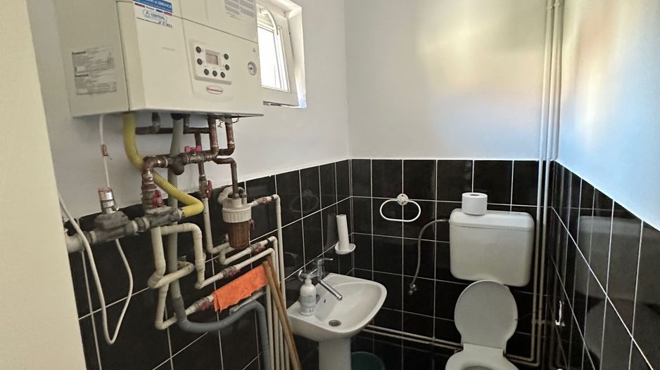 Spatiu de birou cu curte și anexa zona Badea Cartan - Poză 15