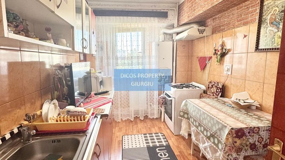 Apartament spațios, 3 camere – Bulevardul CFR, Giurgiu - Poză 8