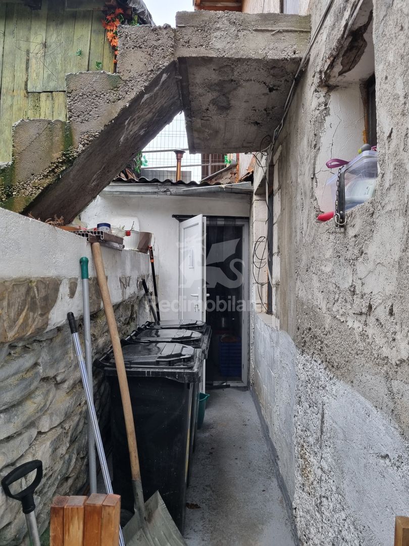 Casă funcțională, curte proprie, finisaje moderne - Poză 15