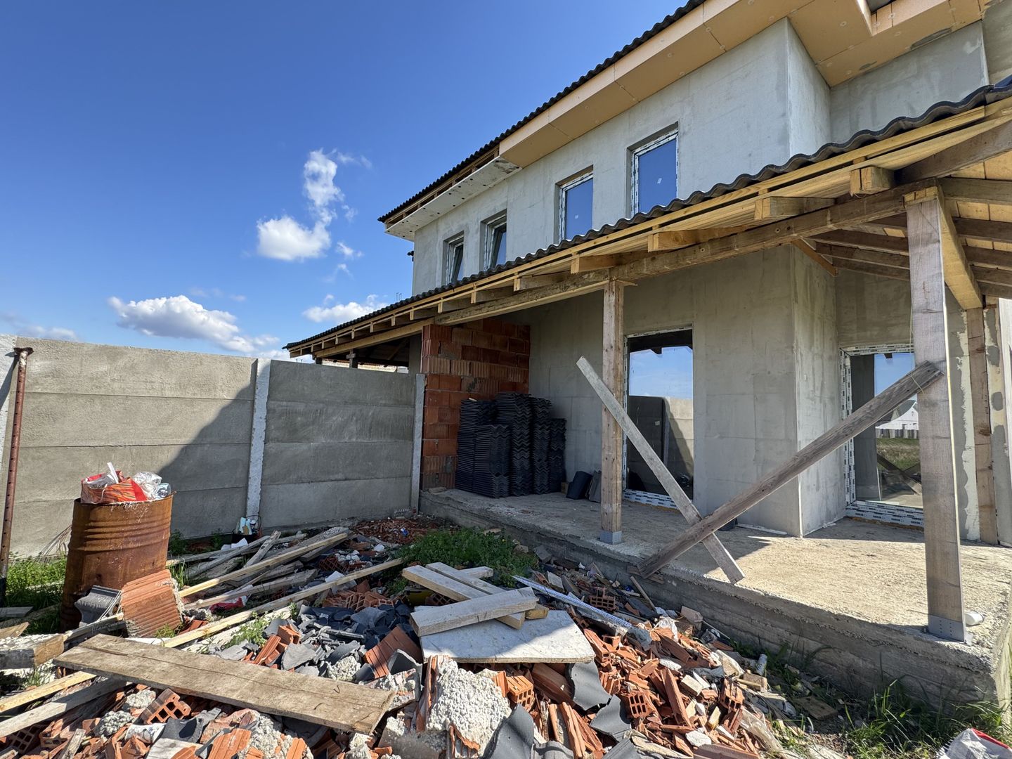 Sacalaz, 1/2 Duplex pe Etaj, 4 Camere,2 Bai,Terasa Acoperita - Poză 3