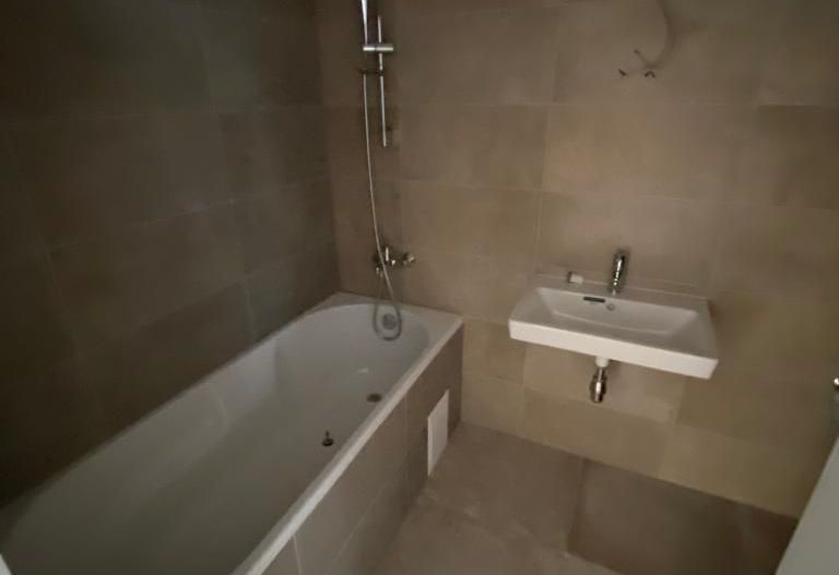 Apartament bloc nou 4 camere - Poză 10