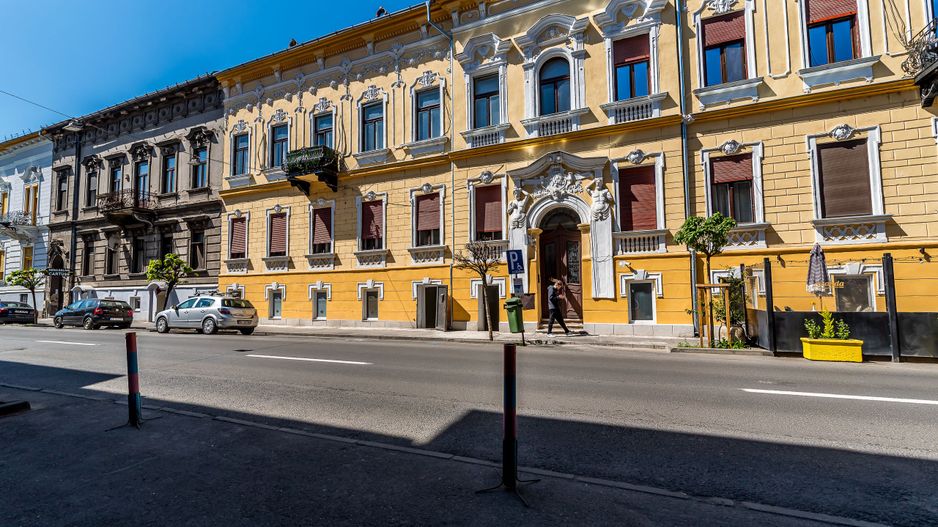 Spațiu comercial cu acces stradal, pe b-dul Decebal, ideal investiție - Poză 1