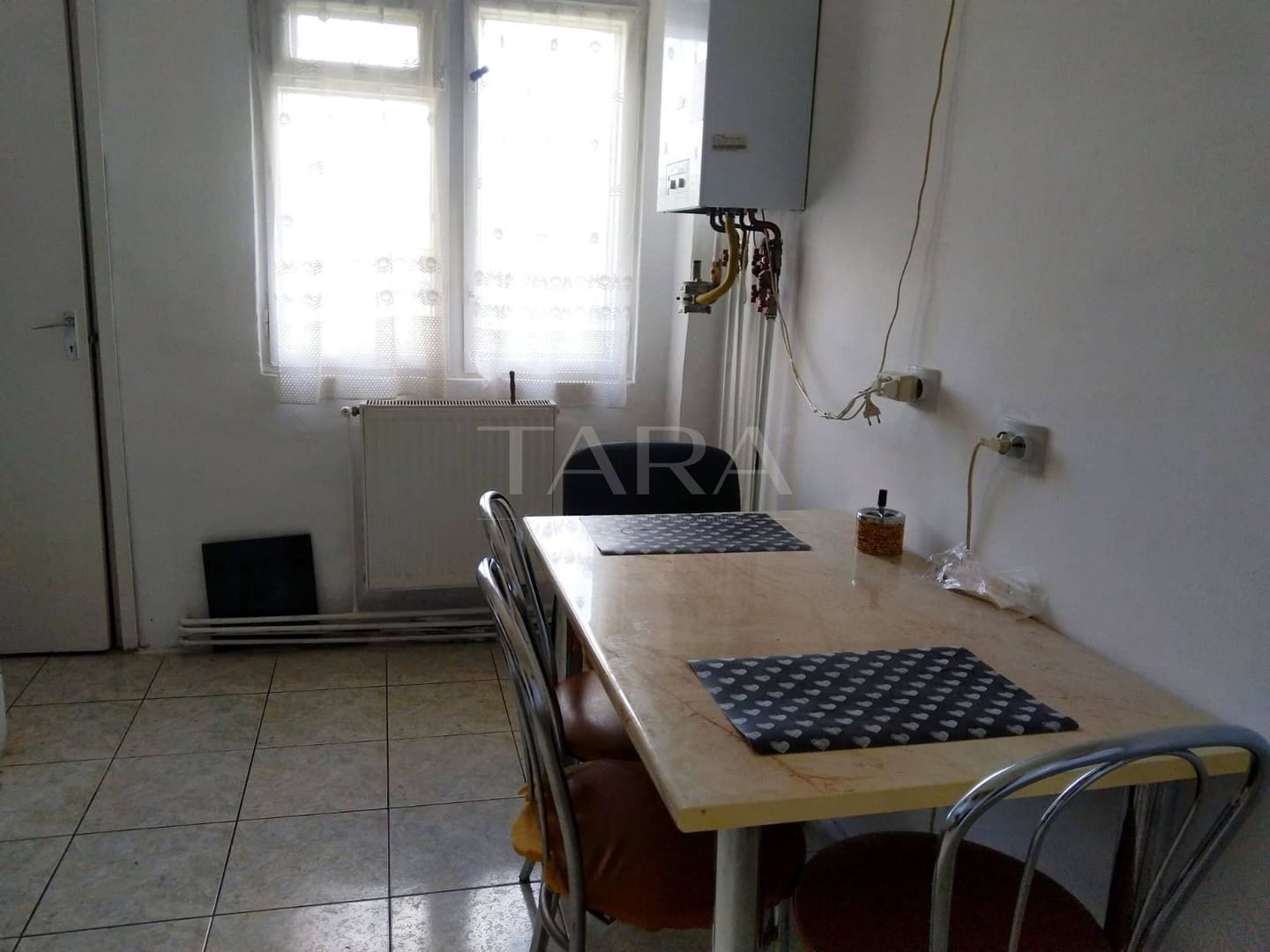 Apartament cu 4 camere decomandate, aproape de Iulius Mall. - Poză 2