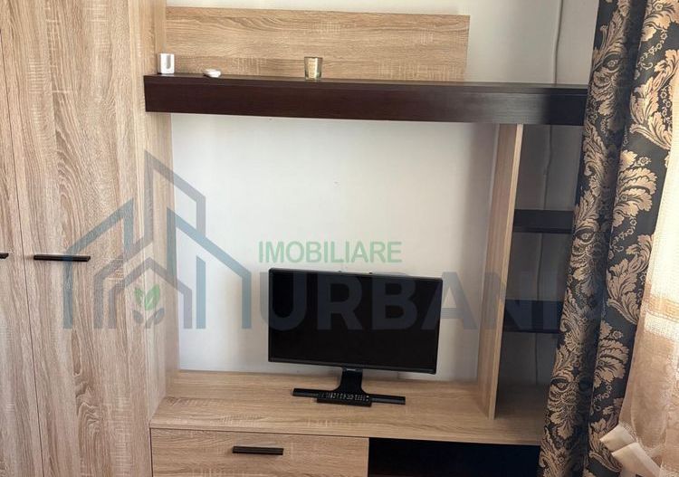 Camera libera in apartament cu 4 camere - Poză 1