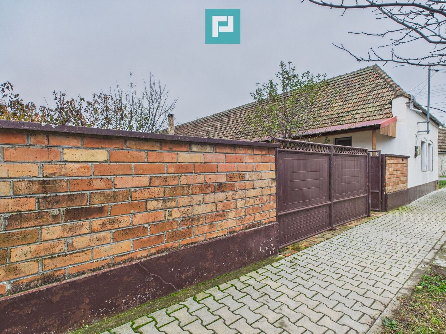 Casă complet renovată în Orțișoara. - Poză 14