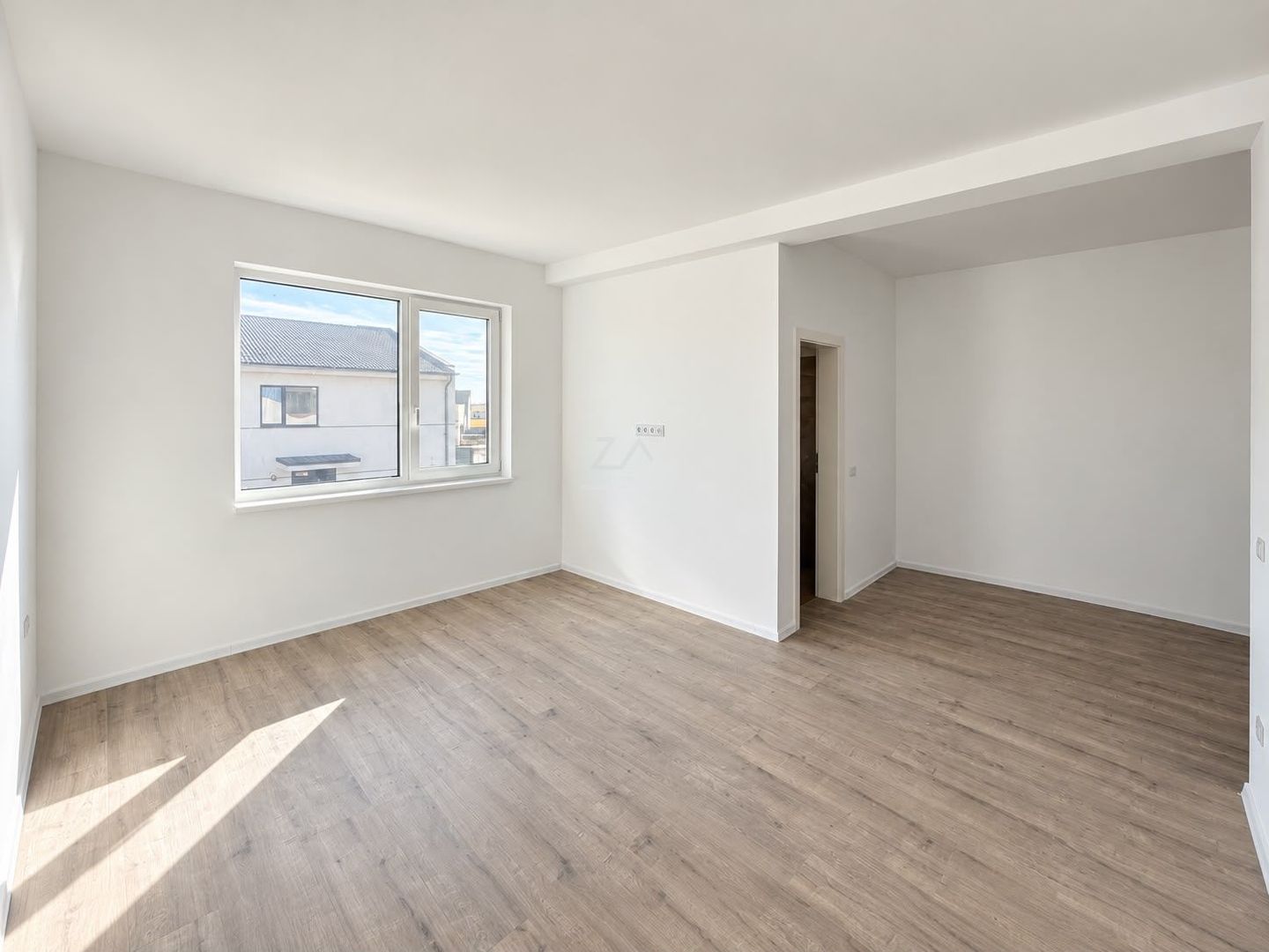 COMISION 0! Duplex finalizat cu 5 camere si 3 bai. Panouri solare. - Poză 10