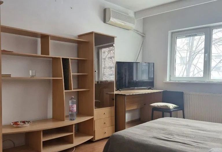 APARTAMENT DECOMANDAT 3 CAMERE 2 BAI BLOC 1986 CRANGASI PARC METROU - Poză 1