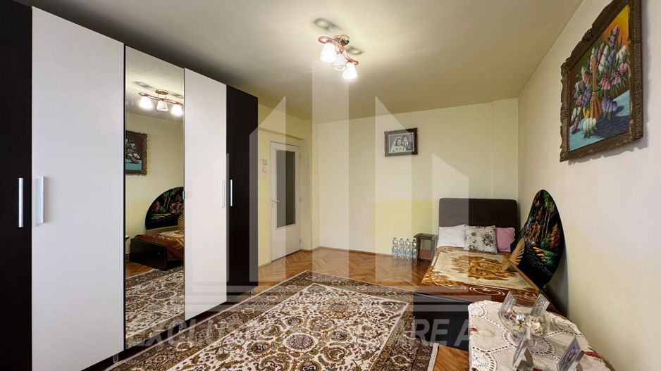 Apartament cu 4 camere decomandate, Centru - Poză 2