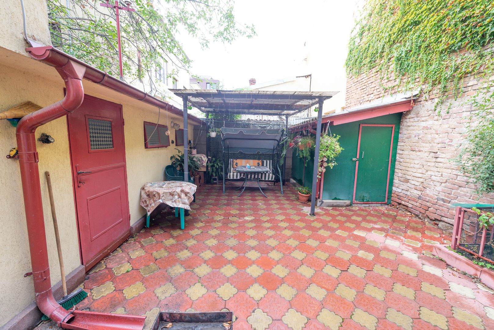 Casa de vanzare, 138 mpu, 244 teren, curte, garaj, Cartierul Domenii - Poză 28
