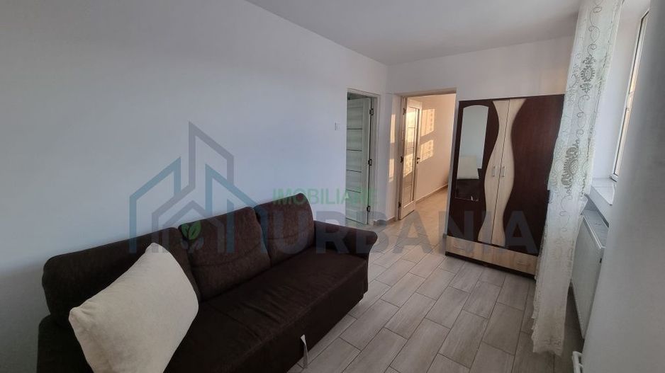 Apartament 3 camere, renovat complet, mobilat și utilat, lângă Colegiul Național „Mihail Sadoveanu” din Pașcani, cu pod pe toată suprafața - Poză 4