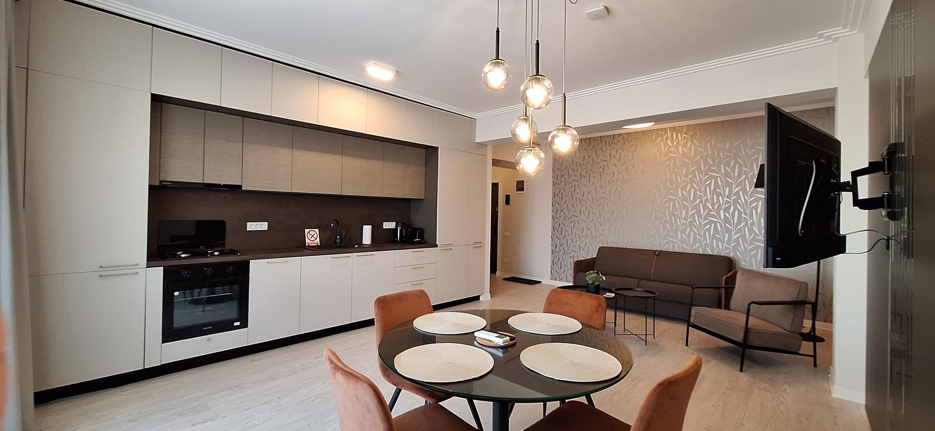 Apartament mobilat si utilat cu 1 loc de parcare - Poză 1