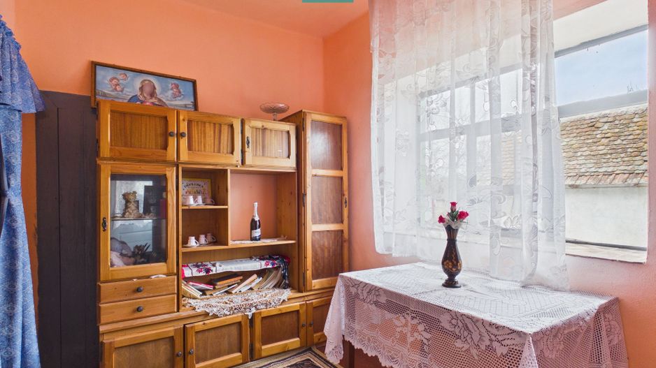 Casă cu 3 camere și teren de 1400 mp în Mișca - Poză 4