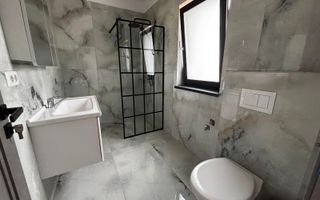 Casă spațioasă de vânzare, - Poză 5
