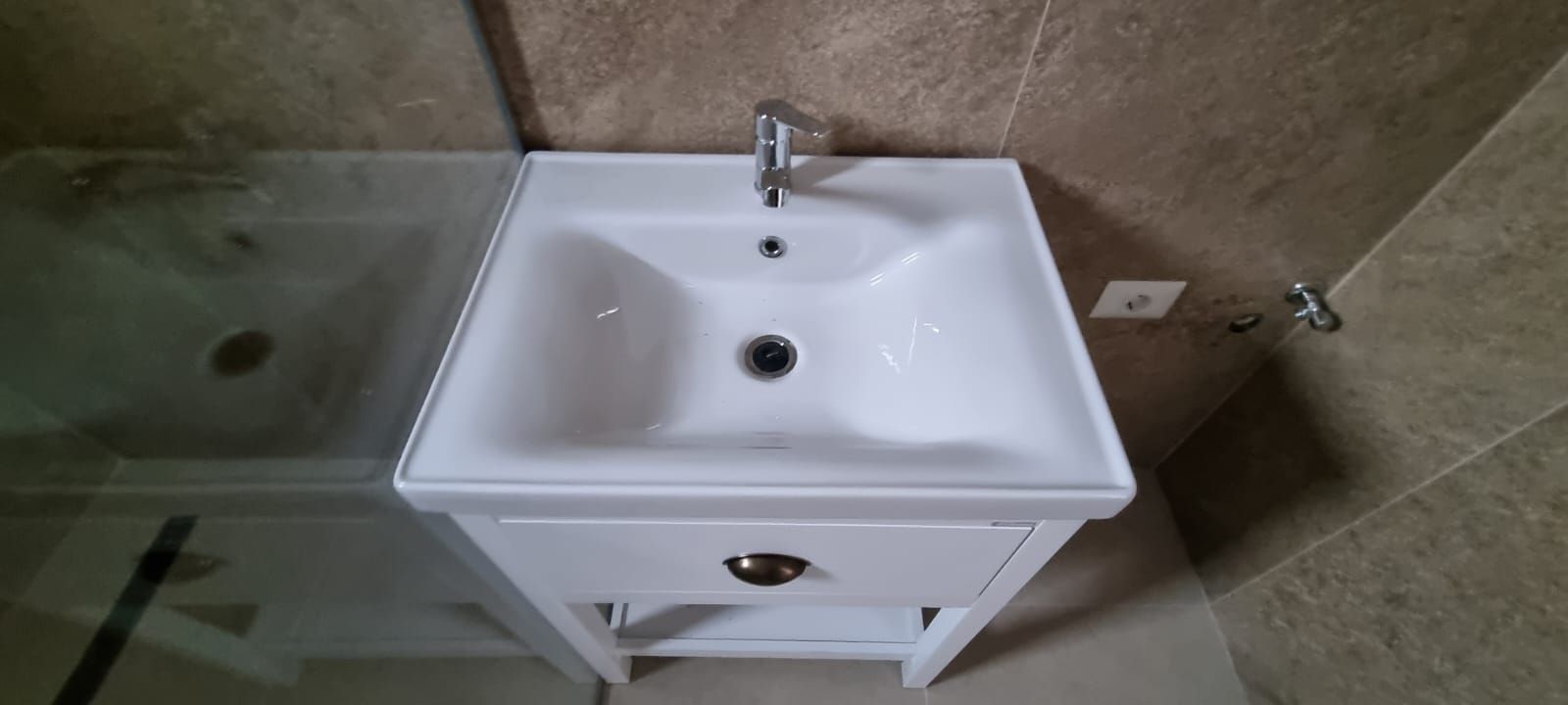 Reședință Modernă cu Finisaje Distinse - Poză 15