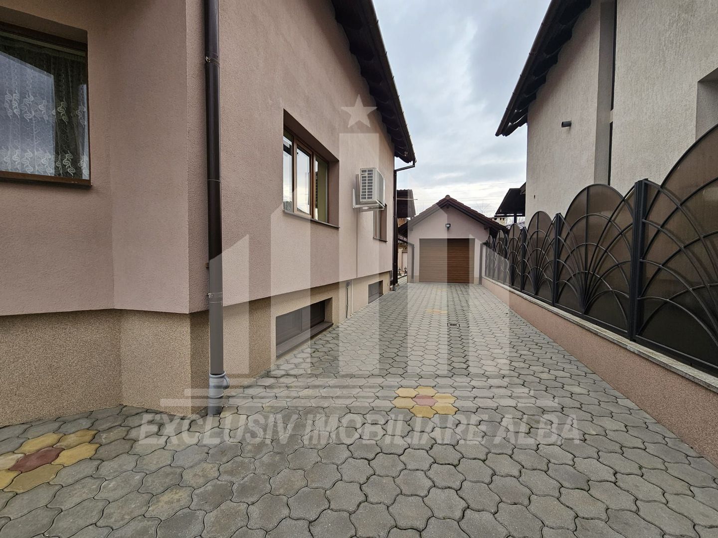 Casa individuala de inchiriat cu garaj, Alba-Micesti - Poză 22