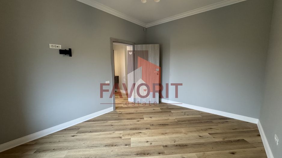 Duplex despartit prin garaj. Zona centrala - langa padure. Mobilat si utilat - Poză 9