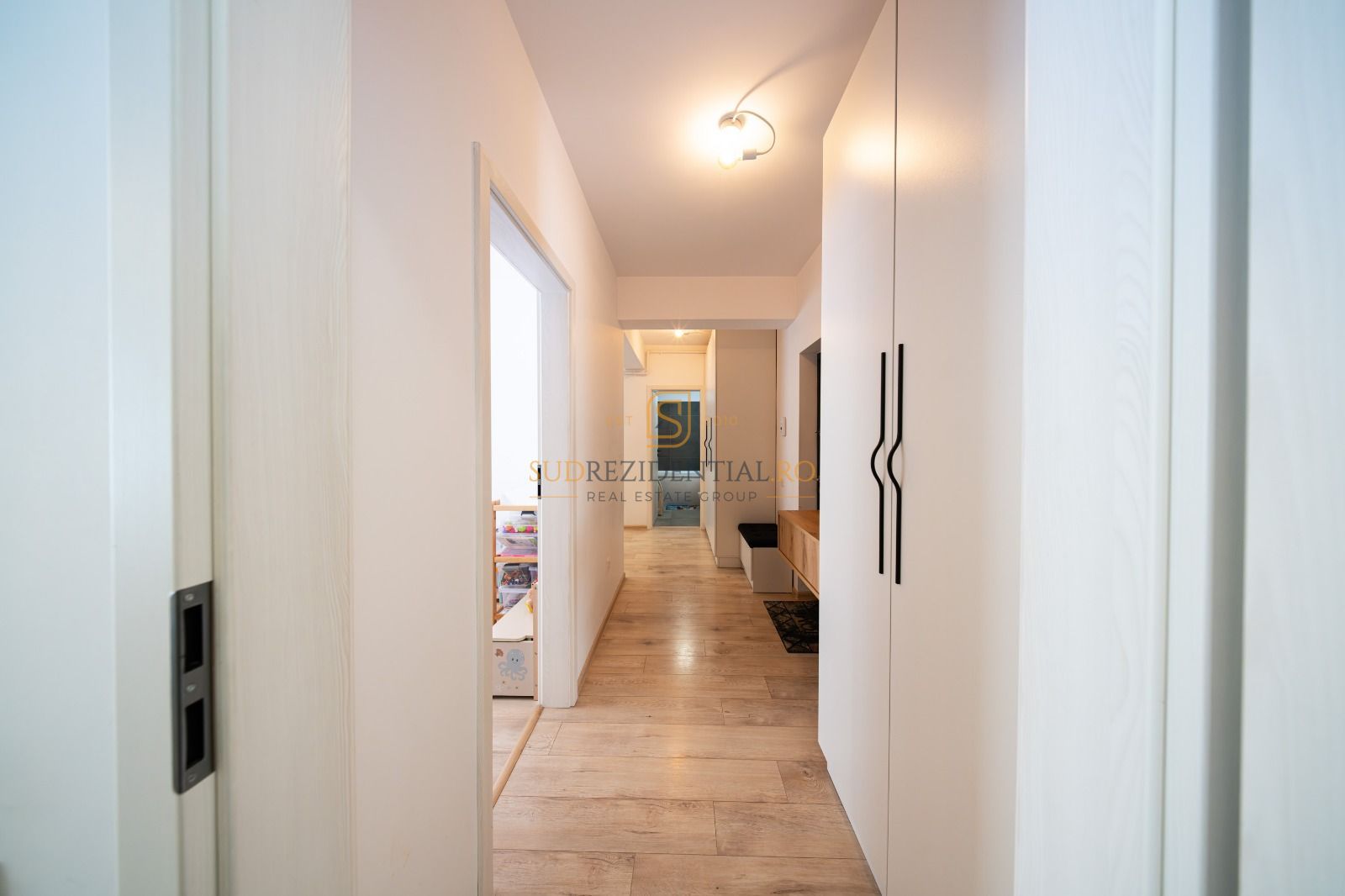 Apartament 3 camere premium –bloc boutique, 500 m de metrou Apărartori - Poză 1