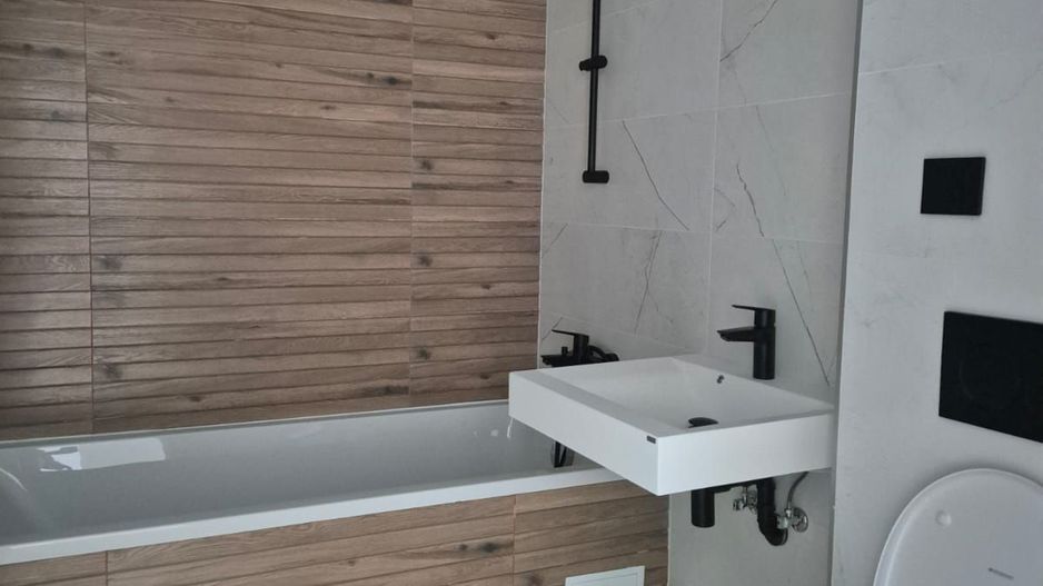 3 CAMERE _BLOC P+3 _ LOC DE PARCARE GRATUIT! - Poză 5