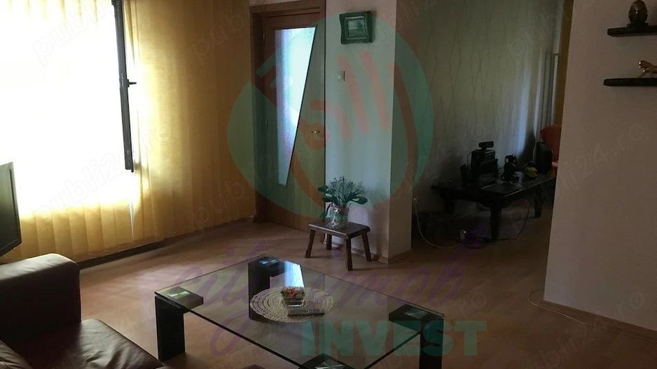 Casa pe parter, singura in curte, in Vatra Luminoasa - Poză 4