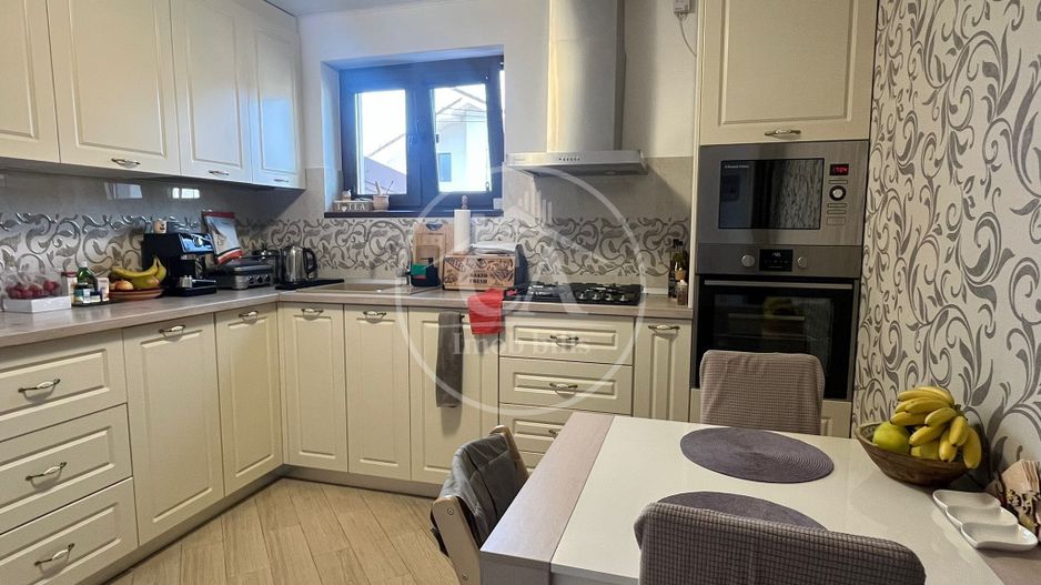 Casă P+subpantă cu 4 camere de vânzare în Cartierul Tineretului,Oradea - Poză 8