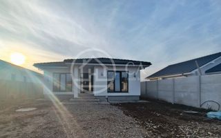 Casa de vanzare cu 4 camere in Santandrei, Bihor - Poză 2