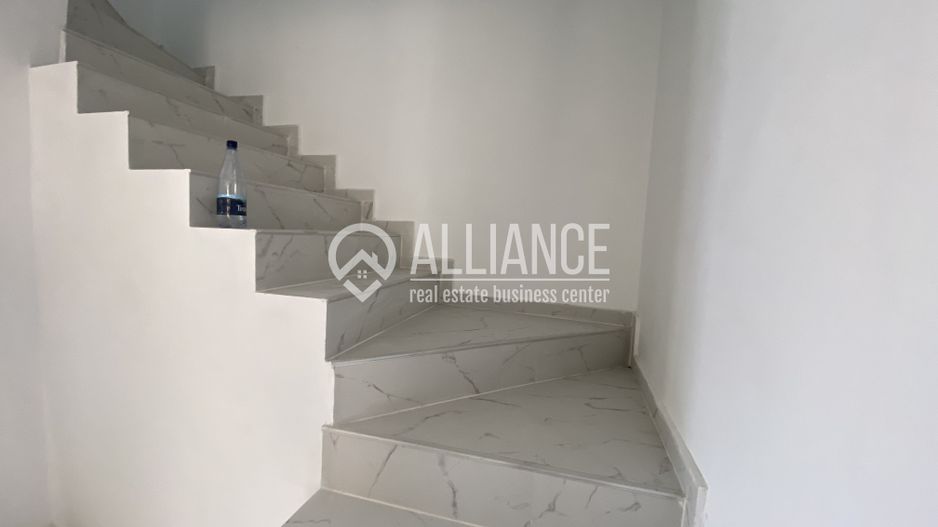 VALU LUI TRAIAN(COD 07) -Casa P+M 5 camere cu teren de 300 mp - Poză 8