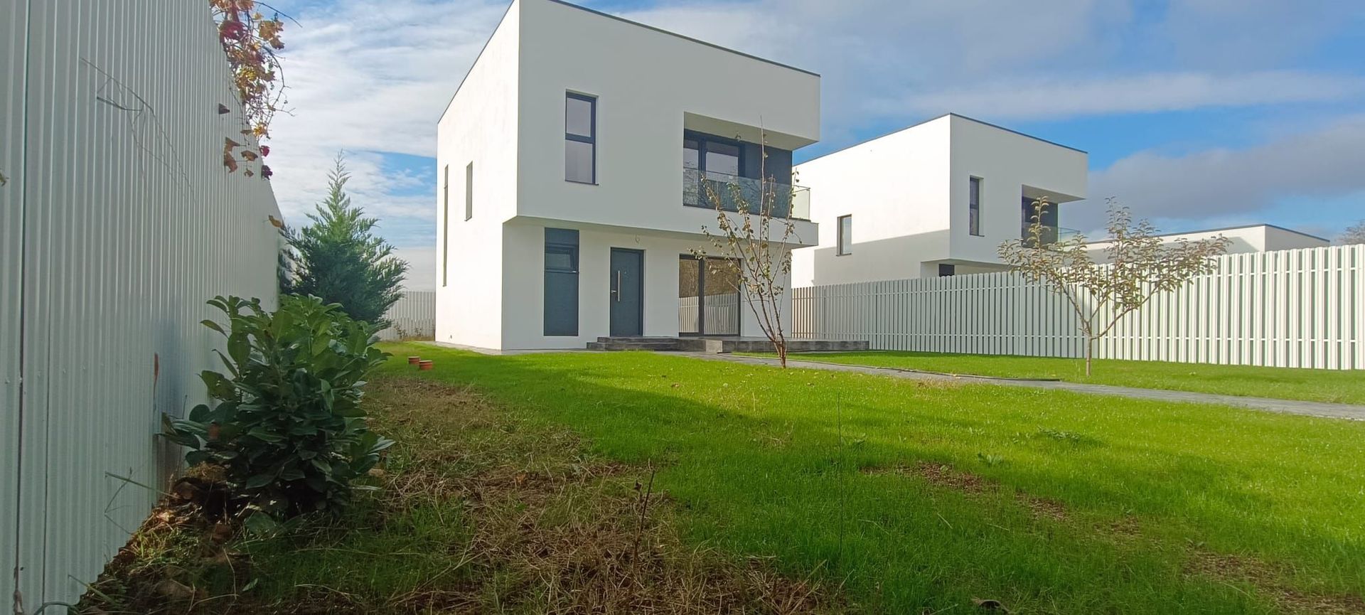 CASA DE LANGA PADURE, Clinceni str. Mierlei 73J - Poză 1