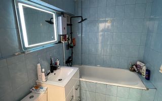 De vanzare apartament 4 camere, etaj 2, Str. Calea Nationala ( Farmacia Husac ) - Poză 6