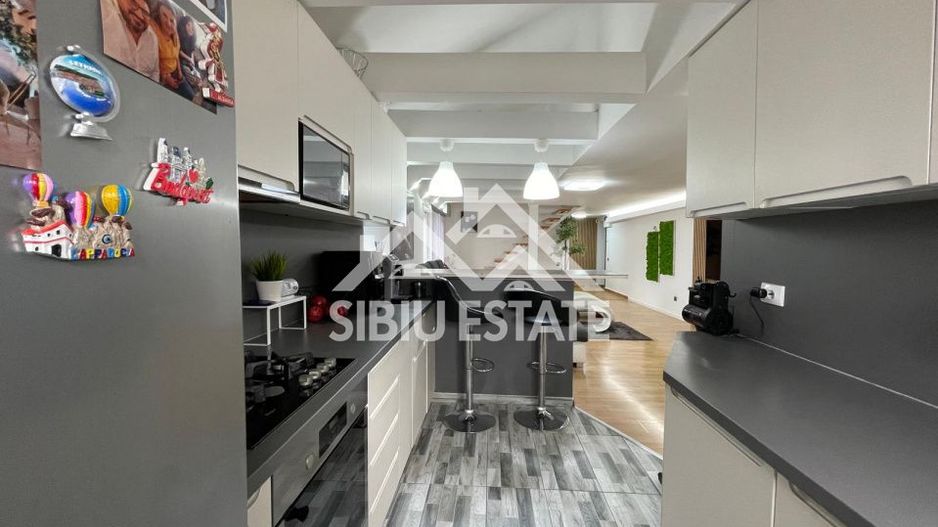 Apartament de vanzare, cu 4 camere,  82.4 mp. -Calea Cisnadiei (Ciresica) - Poză 4