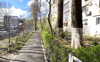 🏡 Apartament 2 camere, etaj 3, stradal – zonă excelentă Micro 40 - Poză 1