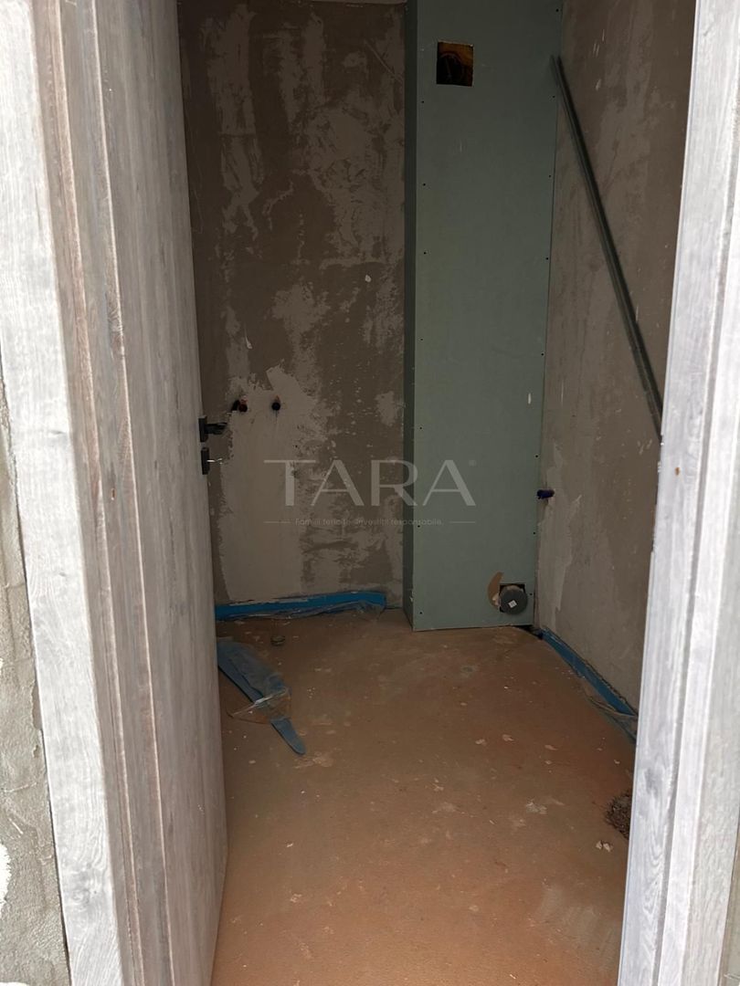 Apartament tip penthouse in Floresti - Poză 6