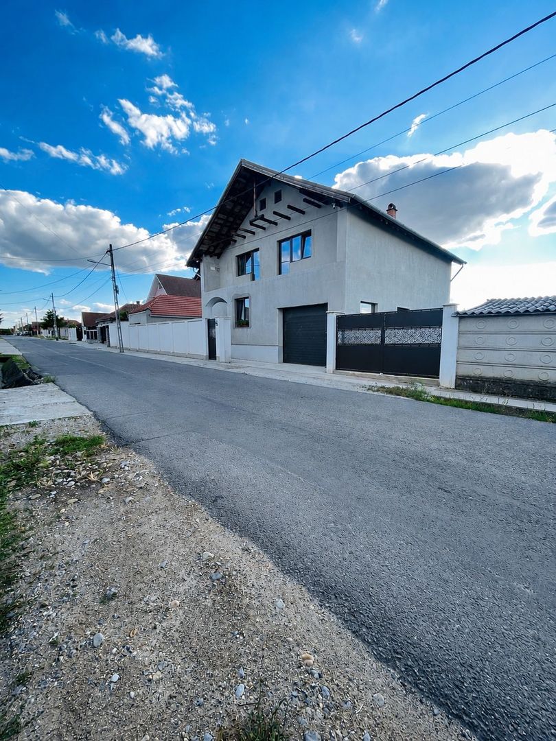 Casă de vânzare – 6 camere P+M, Haieu - Poză 3