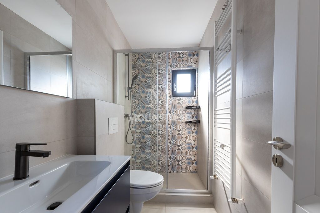 Casa moderna,4 camere, pompă de căldură si panouri fotovoltaice - Poză 7