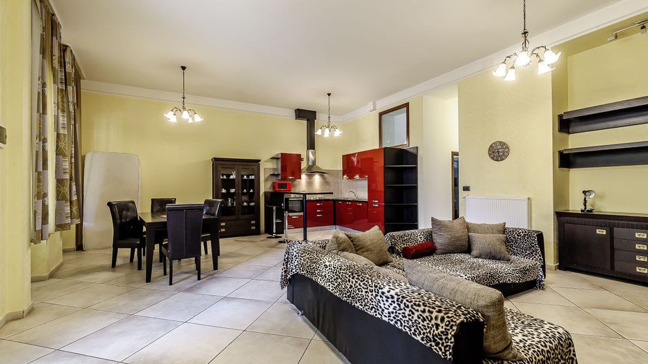 Apartament de vis, b-dul Revolutiei nr 83, Etajul 1. - Poză 9