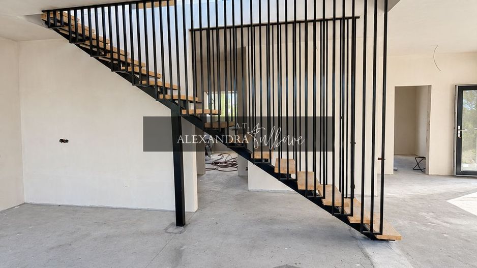 Casa individuala 6 camere, 5 bai, terasa la etaj, curte, P+ET+POD - Poză 18