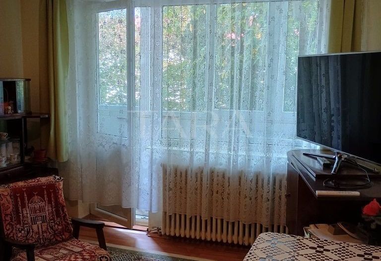 Vând Apartament 3 Camere în Cartierul Gruia, Zonă Liniștită - Poză 1