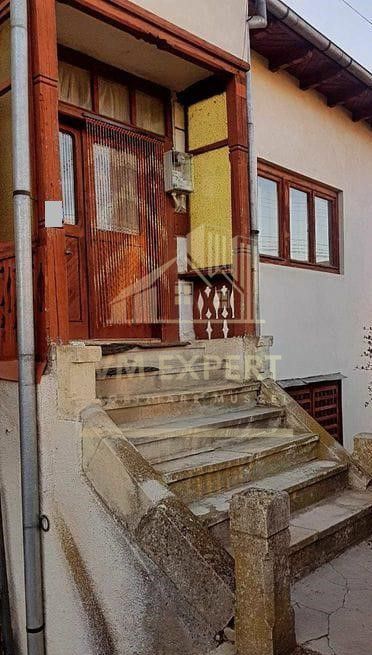 CASA 4 CAMERE, TEREN 1200 MP, CAMPULUNG - Poză 3